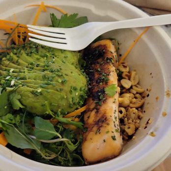 Básico - Bowl Thai (avocado, salmon and greens) - Salad Near Me - Ciudad de México, DIF Básico - Bowl Thai (avocado, salmon and greens) - Salad Near Me - Ciudad de México, DIF