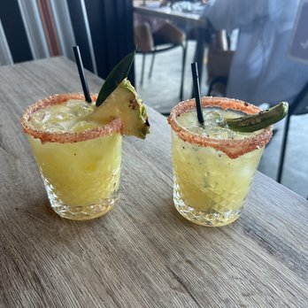 Que Vida Tacos - Left: que tropical. Right: que caliente - Tacos Near Me - Costa Mesa, California Que Vida Tacos - Left: que tropical. Right: que caliente - Tacos Near Me - Costa Mesa, California