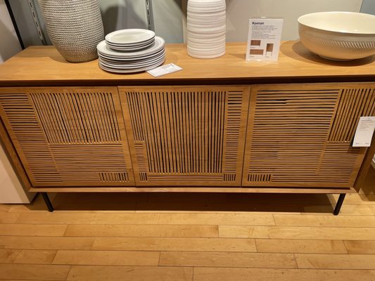 Crate & Barrel by null