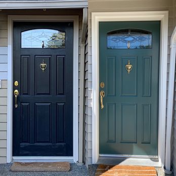 Just Dandy Painting - Before on the left, after on the right of the front door. - Painters Near Me Just Dandy Painting - Before on the left, after on the right of the front door. - Painters Near Me