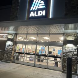 ALDI - The outside