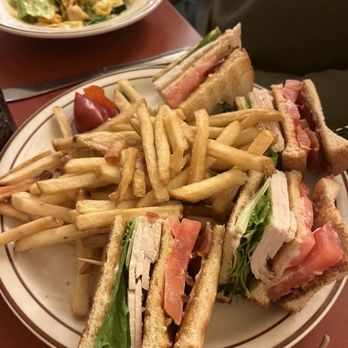 Bob’s Big Boy - Club sandwich - American Near Me - Burbank, California