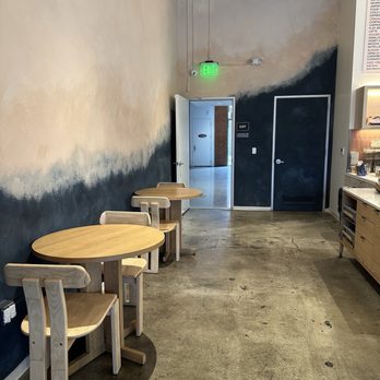 Javista Hollywood - Seating inside - Coffee & Tea Near Me - Los Angeles, California Javista Hollywood - Seating inside - Coffee & Tea Near Me - Los Angeles, California