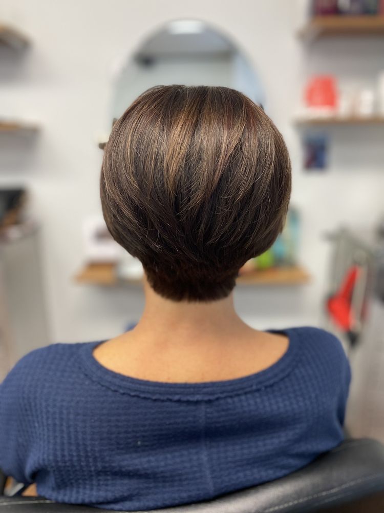 Hair by Shara Logo
