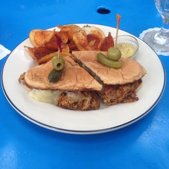 Ocho - Cubano time - Lounges Near Me - San Antonio, Texas