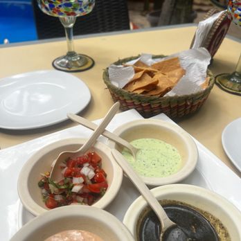 Coco's Cabanas - Free Chips & Salsa - Hotels Near Me - Playa del Carmen, ROO