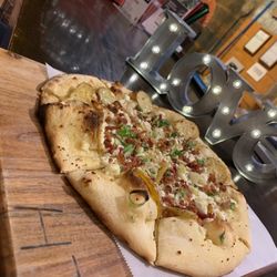 HopTown Wood Fired Pizza - A Local Loco - Potota Pie!