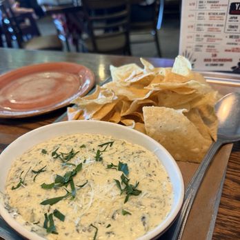 Birdie's Eastside - Spinach Artichoke Dip - Bars Near Me - Dallas, Texas