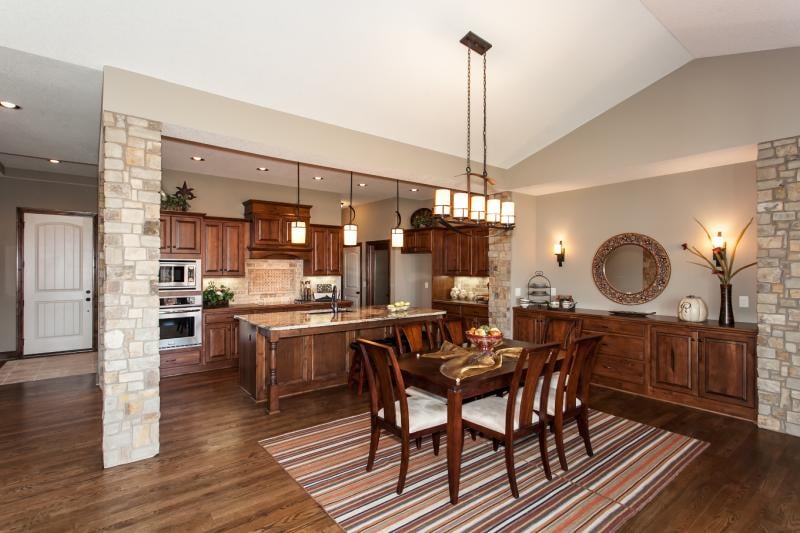 BUILDERS’DESIGN GALLERY Updated May 2024 5838 W 21st St N, Wichita