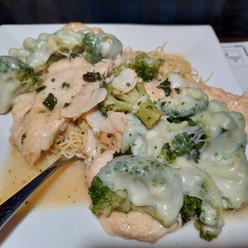 Joe's Pizzeria - Chicken with broccoli and cheese over cappellini - Italian Near Me - Marlton, New Jersey Joe's Pizzeria - Chicken with broccoli and cheese over cappellini - Italian Near Me - Marlton, New Jersey