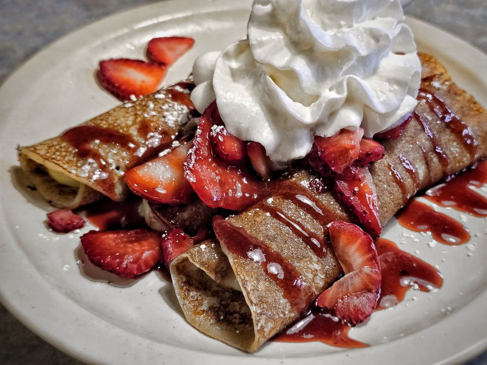Smoky Mountain Pancake House Logo