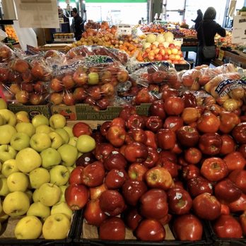 Coppersmith Farm Market - apples and oranges - Farmers Market Near Me - Richmond, British Columbia Coppersmith Farm Market - apples and oranges - Farmers Market Near Me - Richmond, British Columbia
