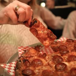 PIZZ'AMICI - Pepperoni and hot honey pizza