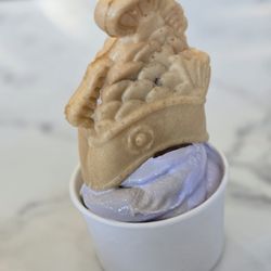 Leafy Korean Dessert Cafe - Cookies and cream and taro taiyaki