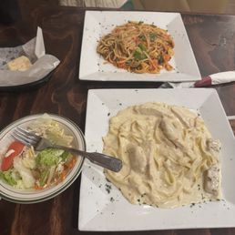 Chicken Fettuccine Alfredo, Linguine Primavera, and the woeful "small salad" Chicken Fettuccine Alfredo, Linguine Primavera, and the woeful "small salad"