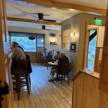 McGee Creek Lodge - Inside - Hotels Near Me - Mammoth Lakes, California McGee Creek Lodge - Inside - Hotels Near Me - Mammoth Lakes, California