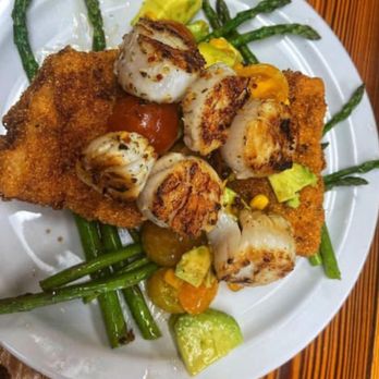 Penn’s Grill - Citrus Scallops - New American Near Me - Whiteville, North Carolina Penn’s Grill - Citrus Scallops - New American Near Me - Whiteville, North Carolina