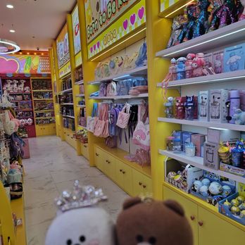 Kawaii Kingdom - Spacious! - Toy Stores Near Me - Honolulu, Hawaii