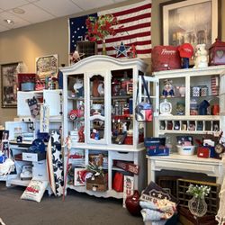 Yesteryear’s Treasures & Antiques Flea Market - Patriotic Room