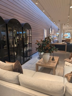 Crate & Barrel by null