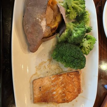 LongHorn Steakhouse - Grilled salmon - Steakhouses Near Me - Hollywood, Florida LongHorn Steakhouse - Grilled salmon - Steakhouses Near Me - Hollywood, Florida
