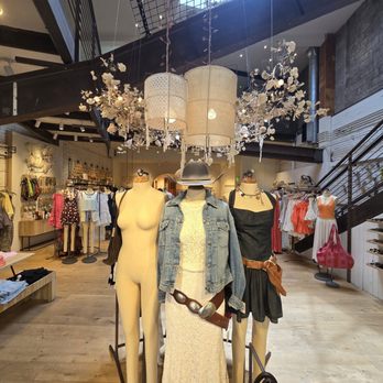 Free People - Accessories Near Me - Laguna Beach, California Free People - Accessories Near Me - Laguna Beach, California