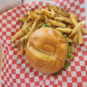 Cooter's Place - Luray - Duke Boys burger with fries - Museums Near Me - Luray, Virginia Cooter's Place - Luray - Duke Boys burger with fries - Museums Near Me - Luray, Virginia