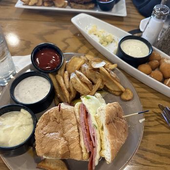 Buck & Honey's - TA's Hot Comby and Nashville Hot Chicken Sandwich - American Near Me - Monona, Wisconsin