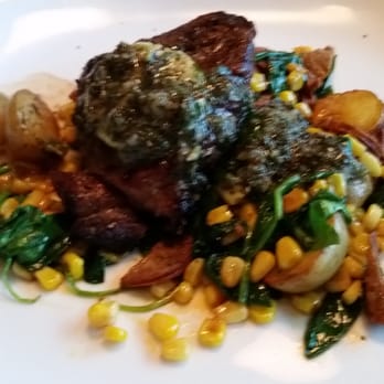 Moxies Orleans Restaurant - Sirloin steak just superb. - Canadian (New) Near Me - Orleans, Ontario