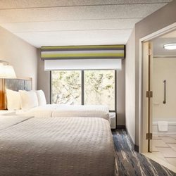 Hampton Inn Shelton - Guest room