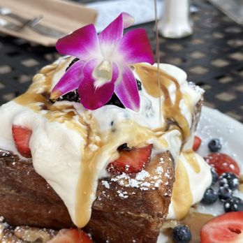 Urth Caffe - Coffee & Tea Near Me - Laguna Beach, California Urth Caffe - Coffee & Tea Near Me - Laguna Beach, California