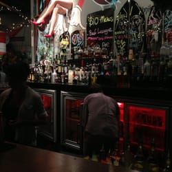 Bin Bin Deluxe - Crazy decor!