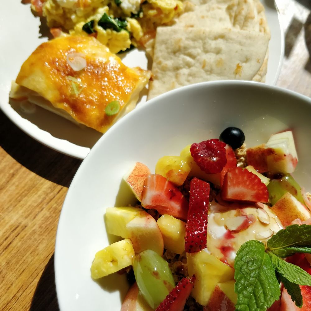 Le Coffee Shop - granola salad - Breakfast & Brunch Near Me - Temecula, California Le Coffee Shop - granola salad - Breakfast & Brunch Near Me - Temecula, California