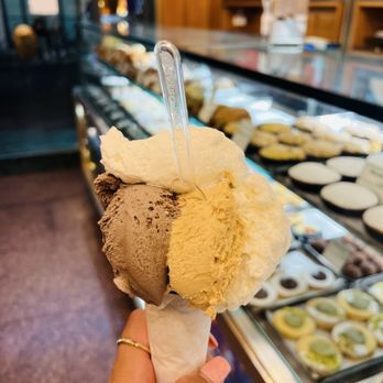 Giolitti - Gelato three scoops with whipped cream - Ice Cream & Frozen Yogurt Near Me - Rome, RM Giolitti - Gelato three scoops with whipped cream - Ice Cream & Frozen Yogurt Near Me - Rome, RM