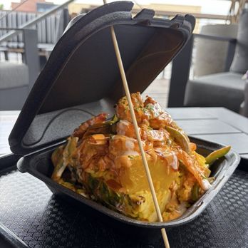 Budd Dairy Food Hall - Pineapple Bowl - Food Court Near Me - Columbus, Ohio