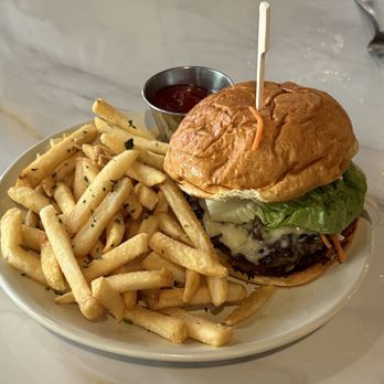 Maria's Oyster Bar - Jerk burger - Seafood Near Me - New Orleans, Louisiana