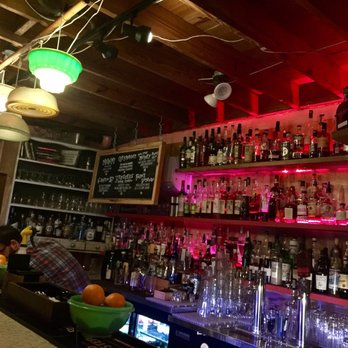 Lil Indies - A view of the bar and offerings - Pubs Near Me - Orlando, Florida