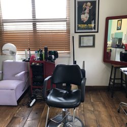 Emily's Cloud Nine Salon - This photo is sideways