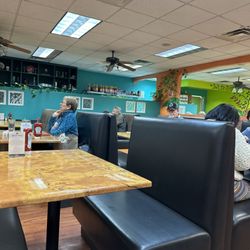 Creative Cafe - Colorful atmosphere