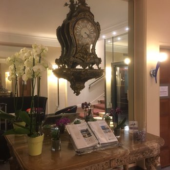 Mercure Plaza Centre - Entry was nice with fresh flowers - Hotels Near Me - Biarritz, 64 Mercure Plaza Centre - Entry was nice with fresh flowers - Hotels Near Me - Biarritz, 64