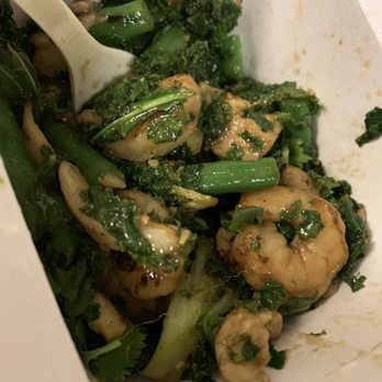 honeygrow - Create Your Own Stir Fry with a Kale base, shrimp, chicken, green beans, broccoli and mushroom. - Salad Near Me - Vienna, Virginia honeygrow - Create Your Own Stir Fry with a Kale base, shrimp, chicken, green beans, broccoli and mushroom. - Salad Near Me - Vienna, Virginia