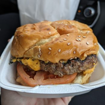 Paradise Pup - Merkts cheese burger - Fast Food Near Me - Des Plaines, Illinois