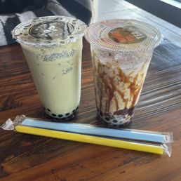 Sesame Matcha Milk Tea with Boba & Red Bean Wow Sesame Matcha Milk Tea with Boba & Red Bean Wow
