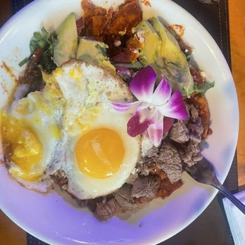 Cafecito de la Crepe - Chilaquiles where surprisingly good and tasted authentic even meat had lots of flavor - French Near Me - Los Angeles, California