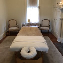 Apple Blossom Therapeutic Massage - Take a break from stresses of life.  Take an hour for yourself.  Your worth it.