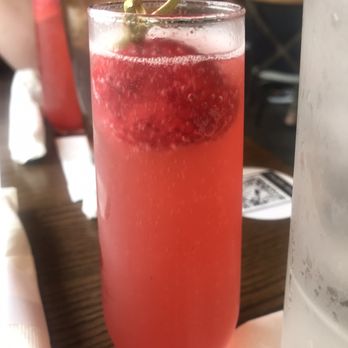 Another Broken Egg Cafe - Strawberry mimosa! - American Near Me - Jacksonville, Florida Another Broken Egg Cafe - Strawberry mimosa! - American Near Me - Jacksonville, Florida