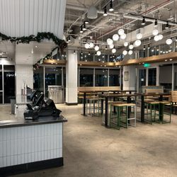 Shake Shack Encino Courtyard - Inside