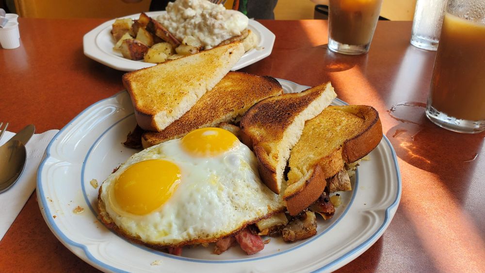 SNAP’S RESTAURANT in 24 Main St, Bristol, Vermont Updated October