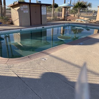 Palms Inn - The pool- It was a bit cold for swimming, and perhaps the pool was closed for the season since it looked quite dirty. - Hotels Near Me - Gila Bend, Arizona Palms Inn - The pool- It was a bit cold for swimming, and perhaps the pool was closed for the season since it looked quite dirty. - Hotels Near Me - Gila Bend, Arizona