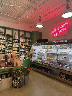 Tiny Grocer / Hyde Park Grocery by null